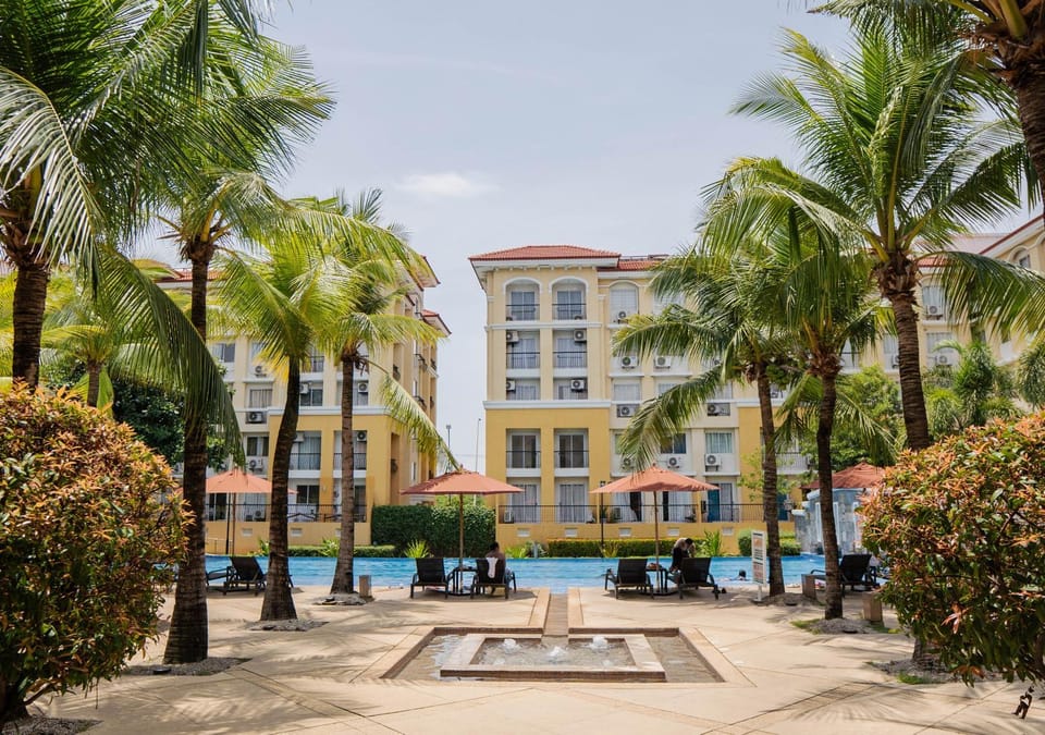 Property building, Restaurant/places to eat, Swimming pool, Breakfast