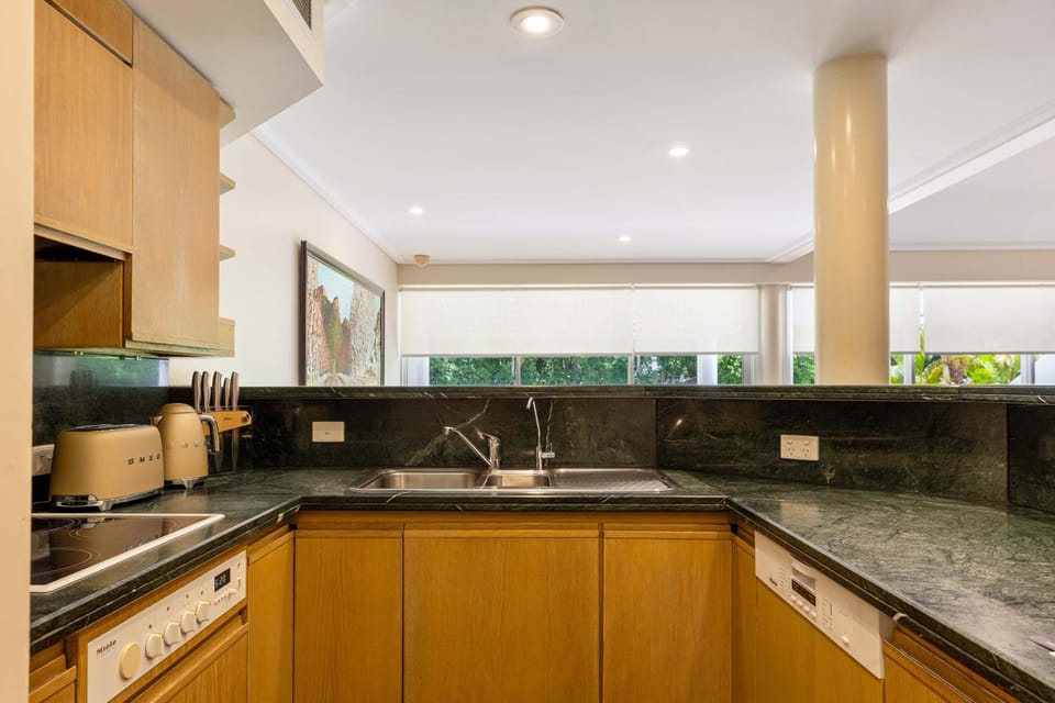 Mirage Resort Villa 136 with access to Sheraton Facilities Villa in Port Douglas