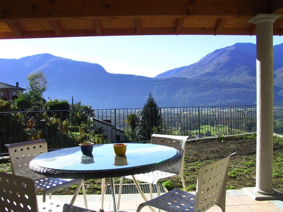 Casa Luna by HolAp SA House in Canton of Ticino
