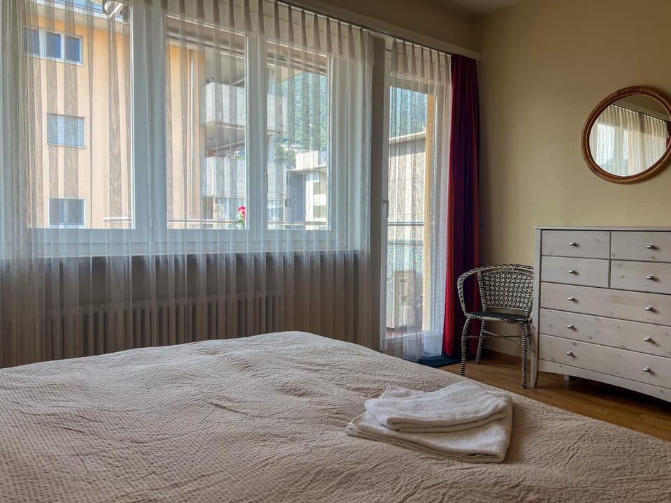 Casa Varesi, 5 Stock by HolAp SA Apartment in Locarno