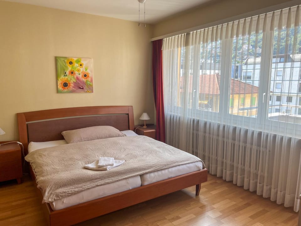 Casa Varesi, 5 Stock by HolAp SA Apartment in Locarno