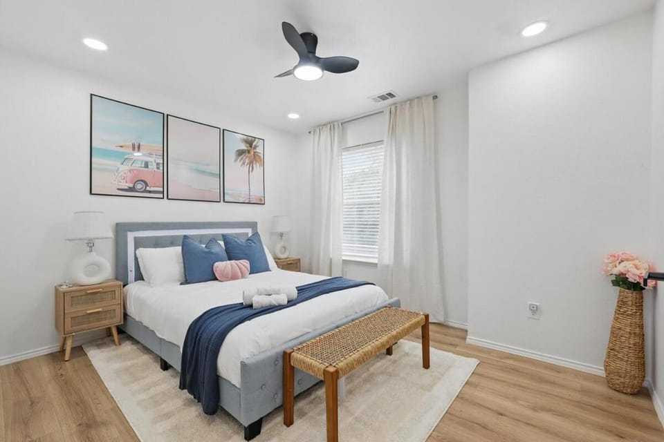 The Beach Oasis In Dallas, Pool & Sauna Apartment in Plano