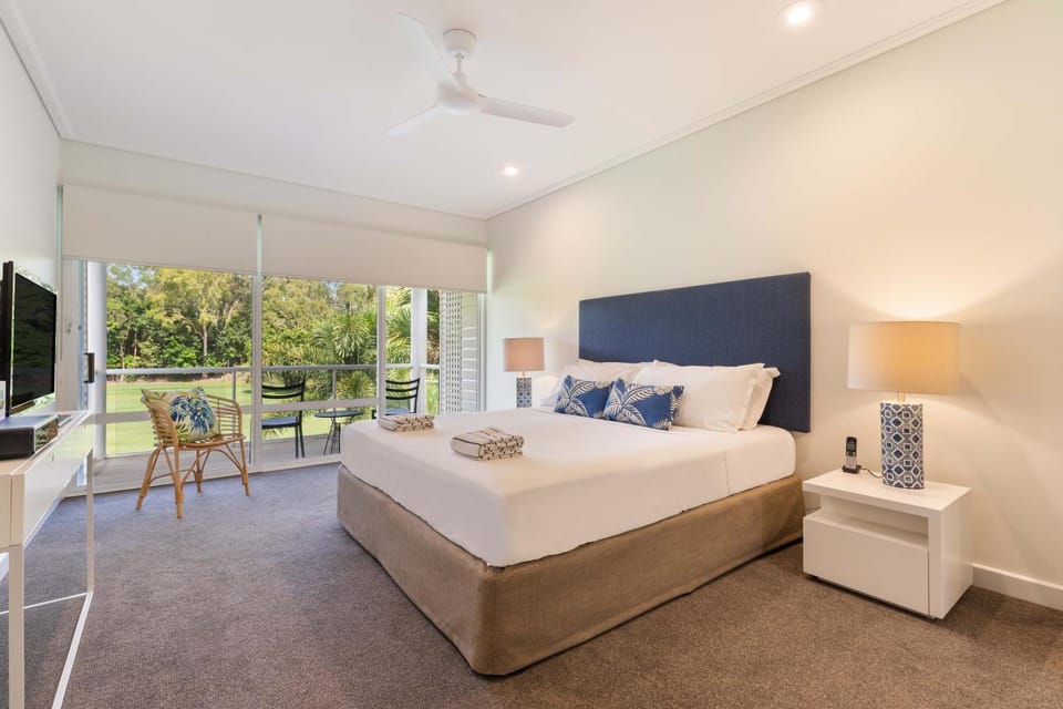 Mirage Resort Villa 138 with access to Sheraton Facilities Villa in Port Douglas