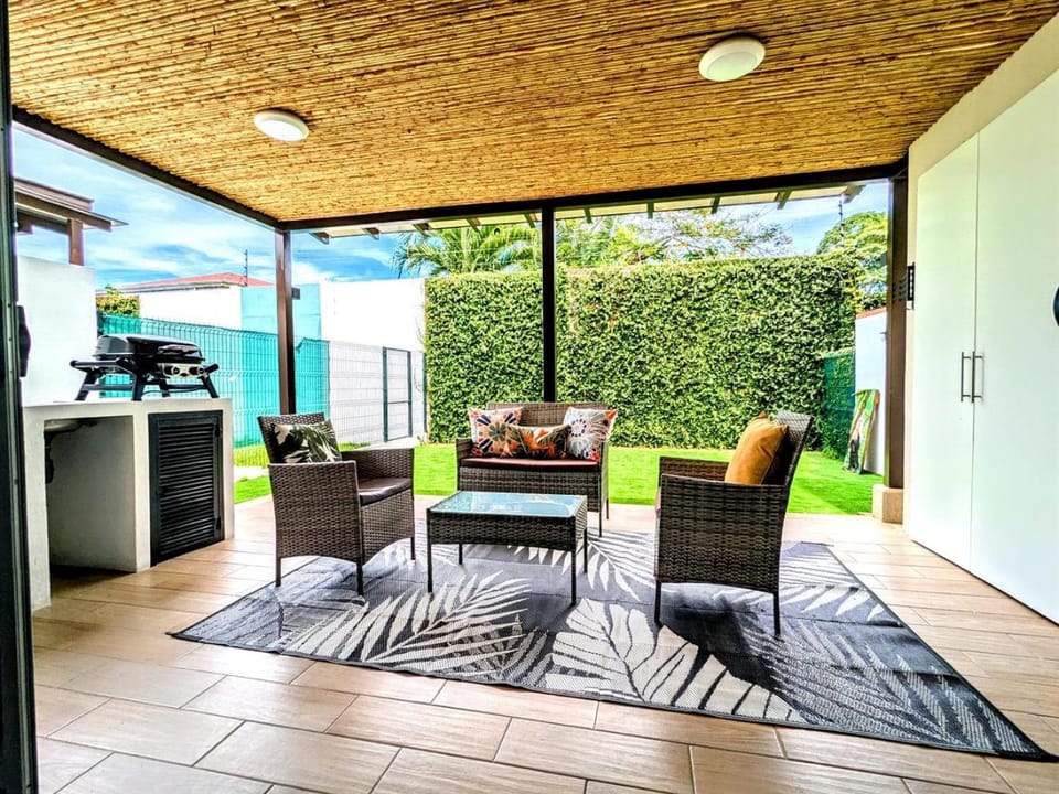 Upscale Tropical Retreat 4BR in Gated Resort House in Jaco
