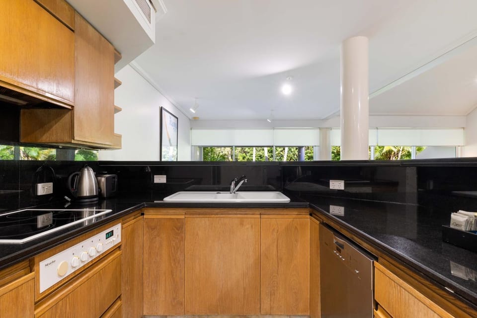 Mirage Resort Villa 144 with access to Sheraton Facilities Villa in Port Douglas