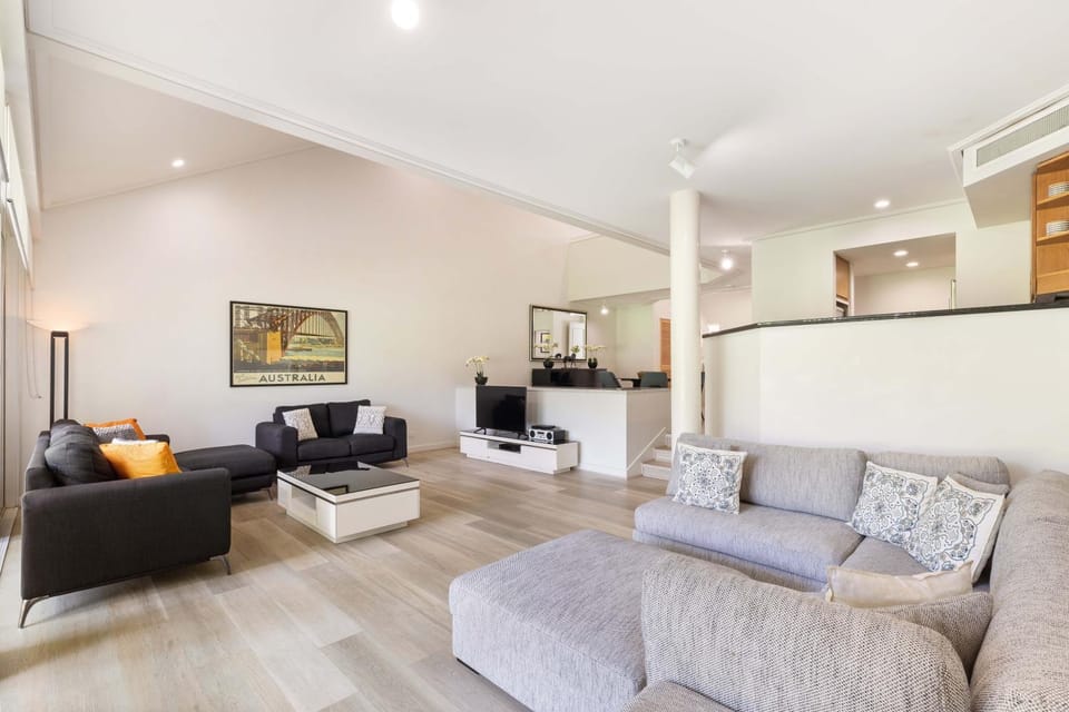 Mirage Resort Villa 144 with access to Sheraton Facilities Villa in Port Douglas