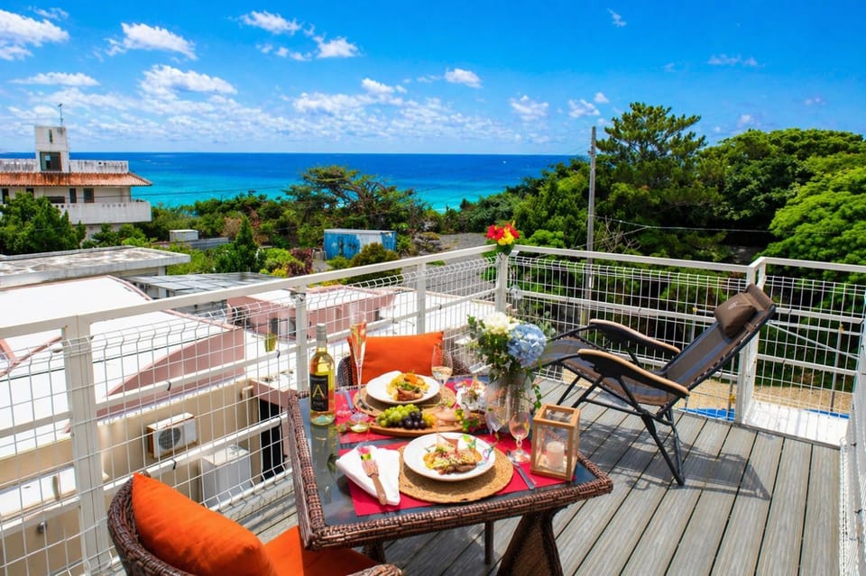 最大18名OK 屋内BBQ可 海まで7分 seaside施設 スポーツ可 大人数で楽しむ広々スペース Seaside House Ichika House in Okinawa Prefecture