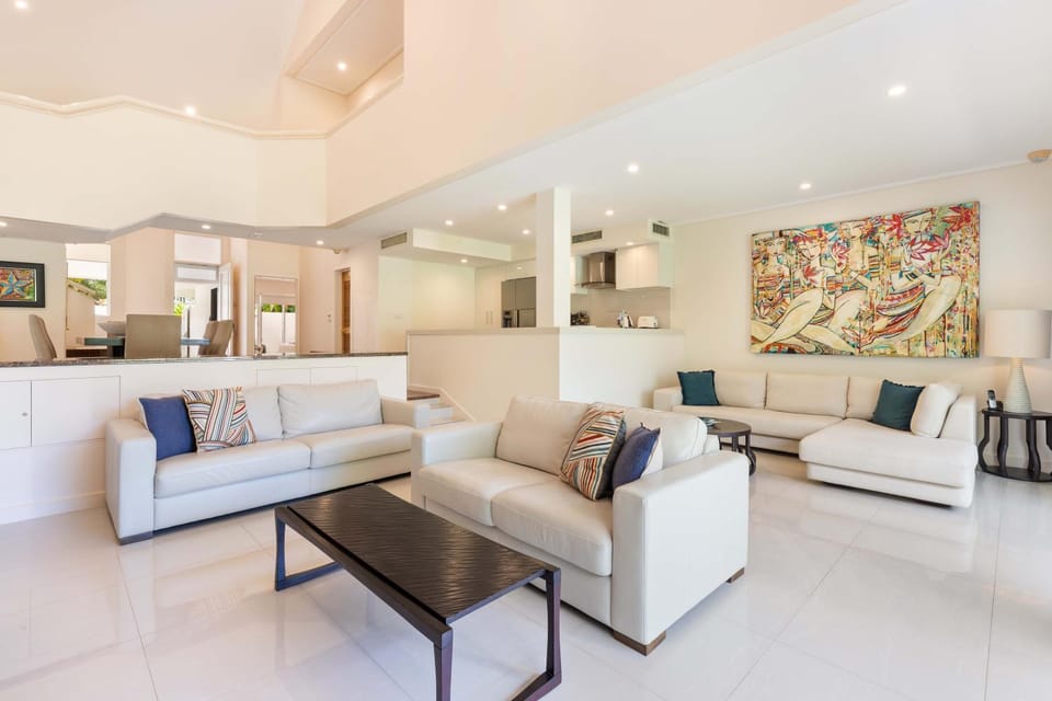 Mirage Resort Villa 152 with access to Sheraton Facilities Villa in Port Douglas
