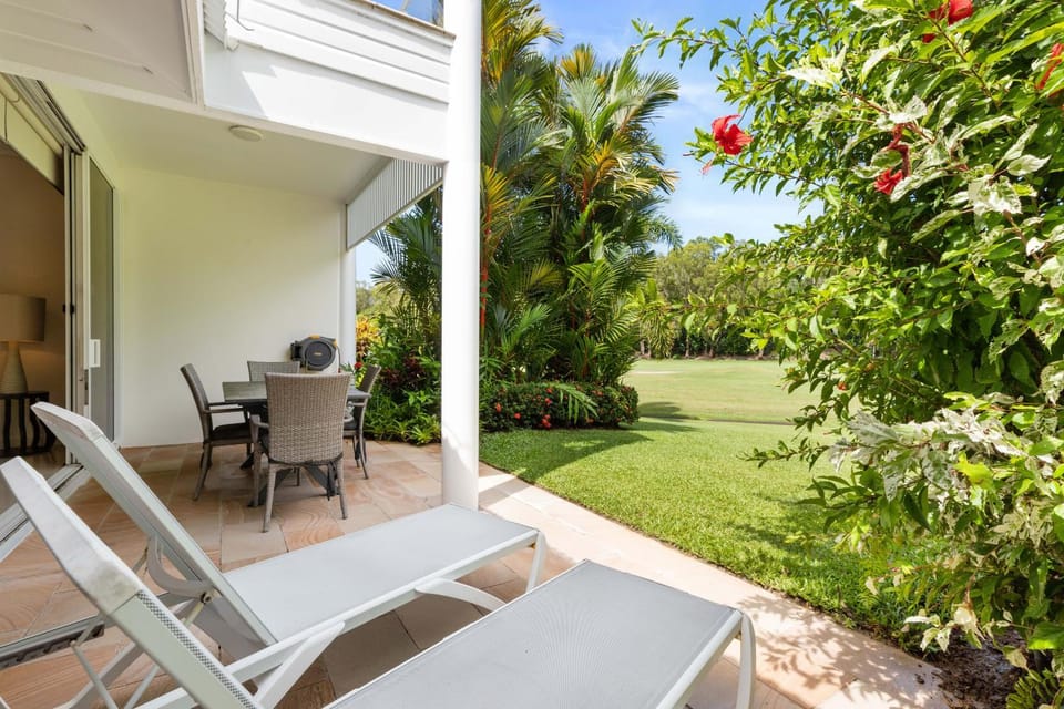 Mirage Resort Villa 152 with access to Sheraton Facilities Villa in Port Douglas