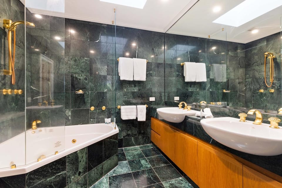 Mirage Resort Villa 179 with access to Sheraton Facilities Villa in Port Douglas