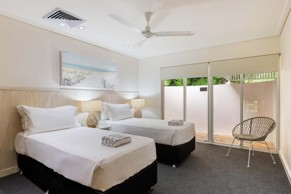 Mirage Resort Villa 420 with access to Sheraton Facilities Villa in Port Douglas