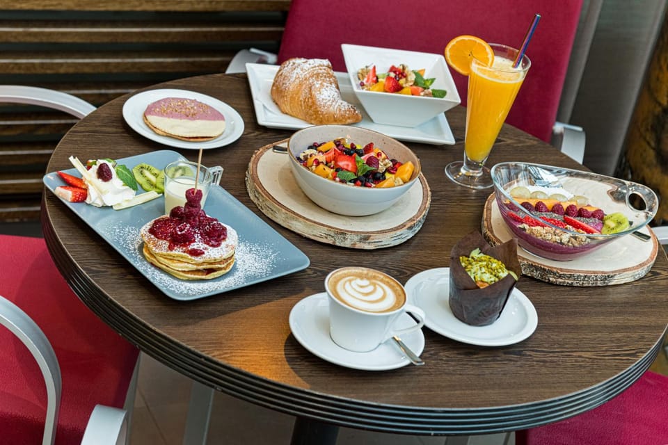 Food and drinks, Food, Breakfast, Continental breakfast, Buffet breakfast