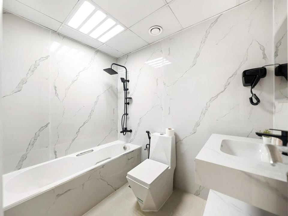 Luxury 3BHK w Floating Bed in Dubai Marina Man 2805 Apartment in Dubai
