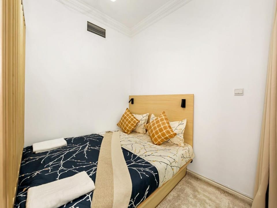 Luxury 3BHK w Floating Bed in Dubai Marina Man 2805 Apartment in Dubai
