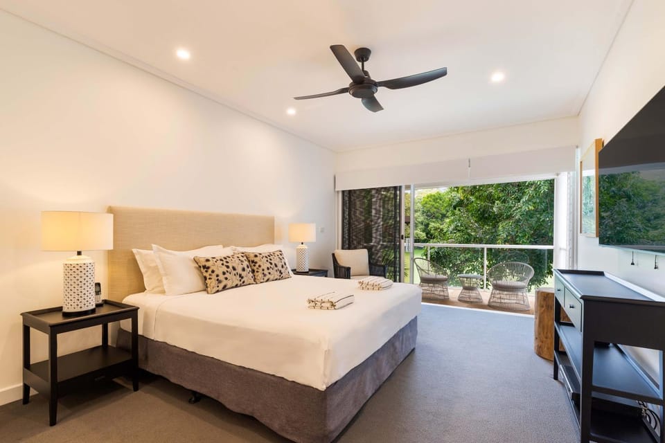 Mirage Resort Villa 422 with access to Sheraton Facilities Villa in Port Douglas