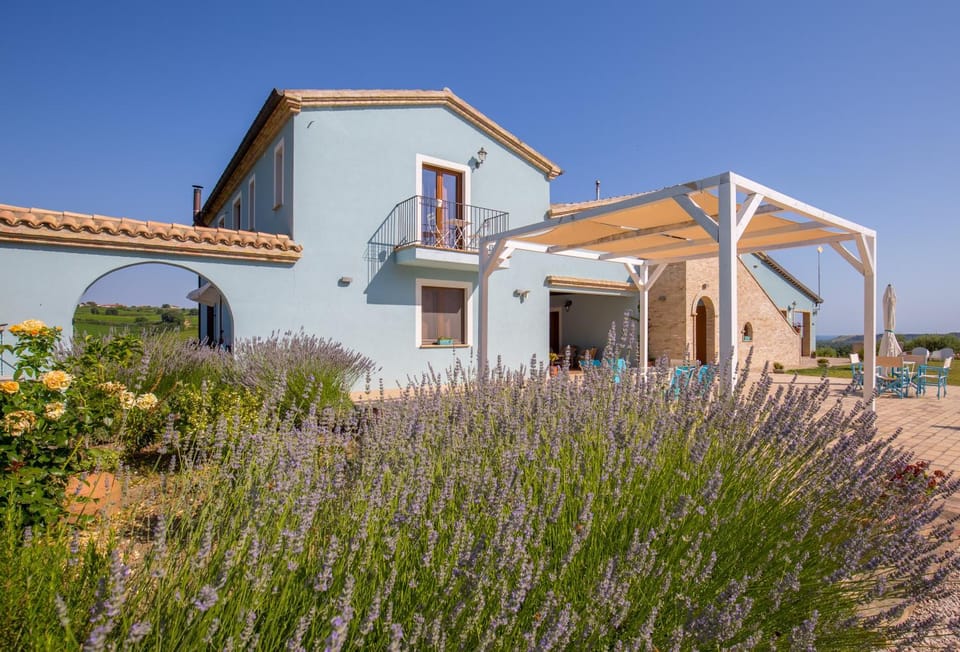 Property building, Facade/entrance, Day, Summer, Garden, Balcony/Terrace, Lobby or reception, Garden view