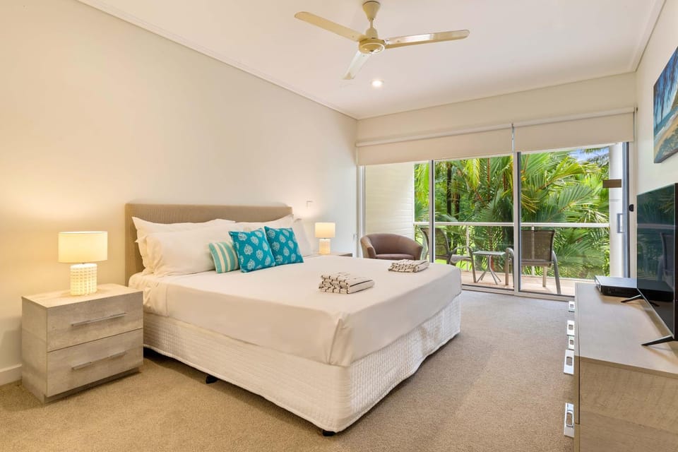 Mirage Resort Villa 446 with access to Sheraton Facilities Villa in Port Douglas