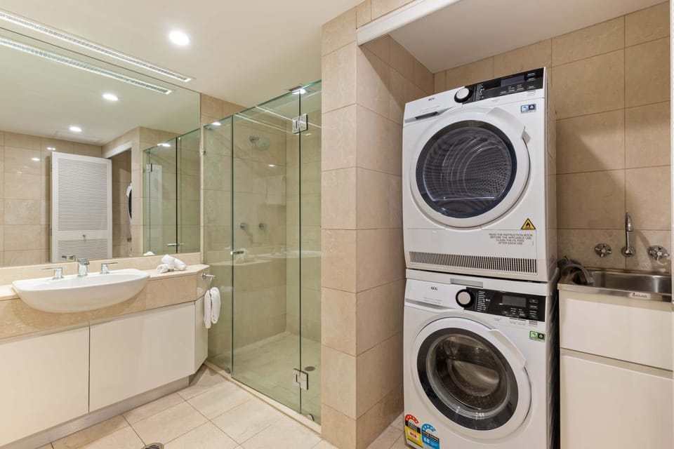 Mirage Resort Villa 446 with access to Sheraton Facilities Villa in Port Douglas