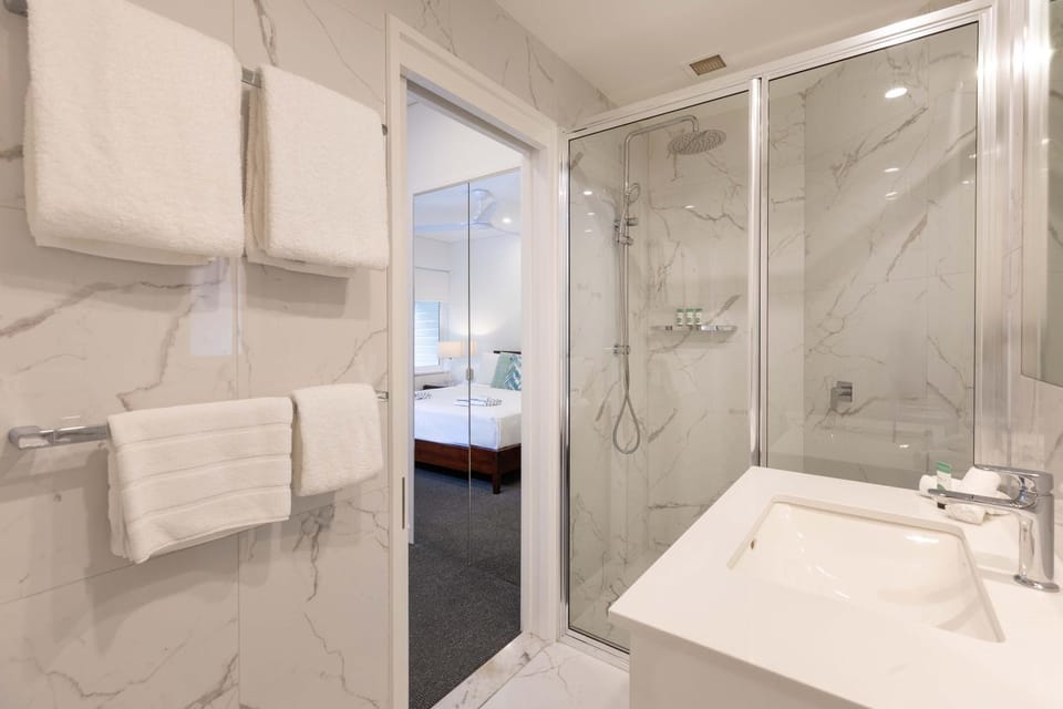 Mirage Resort Villa 110 with access to Sheraton Facilities Villa in Port Douglas