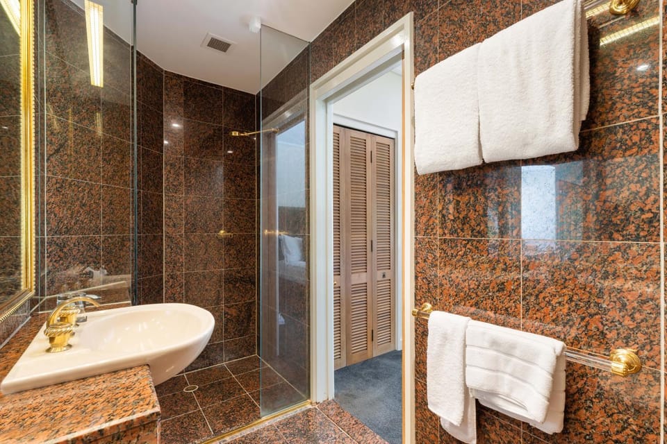 Mirage Resort Villa 112 with access to Sheraton Facilities Villa in Port Douglas