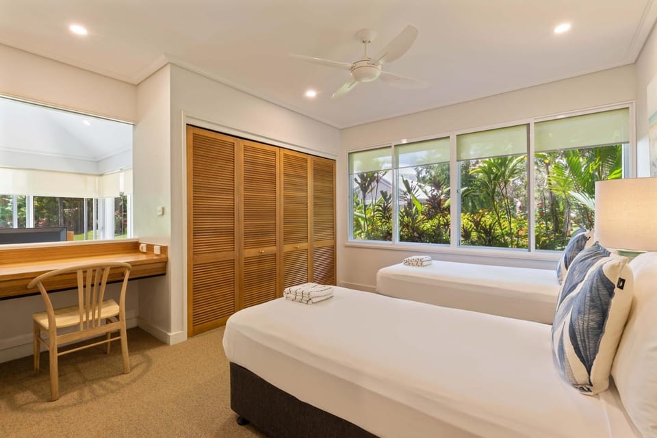 Mirage Resort Villa 145 with access to Sheraton Facilities Villa in Port Douglas