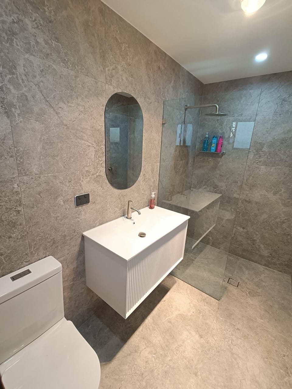 Queen Room in Spacious, Modern House - NR3 Vacation rental in Sydney