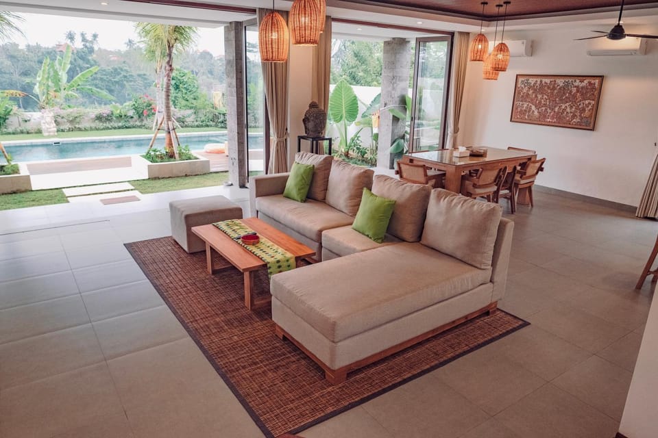 Communal lounge/ TV room, Living room, Seating area, Dining area, Pool view, Swimming pool
