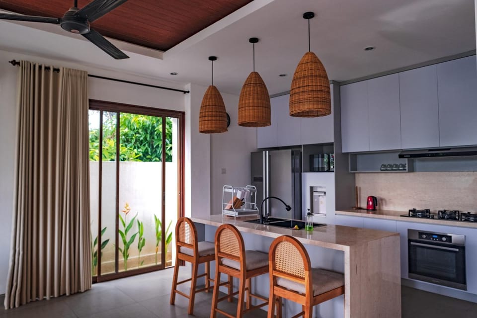 Kitchen or kitchenette, Kitchen or kitchenette, Dining area, dishwasher, minibar, stove