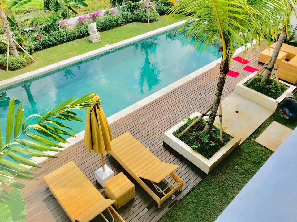 Spring, Day, Balcony/Terrace, Garden view, Pool view, Swimming pool, Swimming pool, sunbed