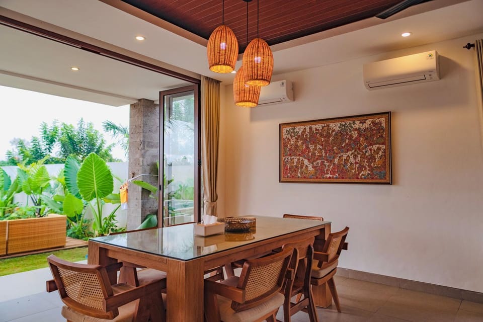 Kitchen or kitchenette, Living room, Seating area, Dining area, air conditioner