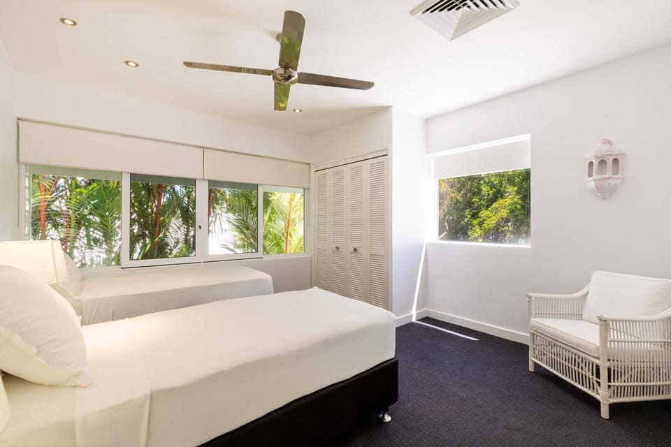 Mirage Resort Villa 421 with access to Sheraton Facilities Villa in Port Douglas