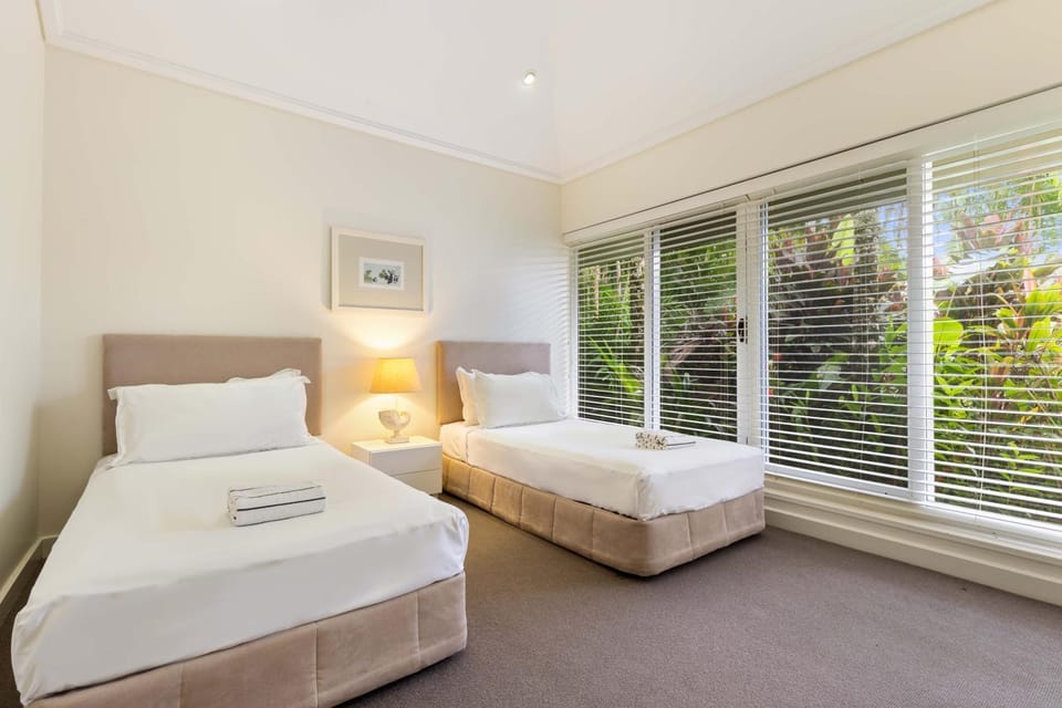 Mirage Resort Villa 434 with access to Sheraton Facilities Villa in Port Douglas