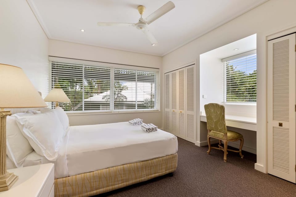 Mirage Resort Villa 434 with access to Sheraton Facilities Villa in Port Douglas