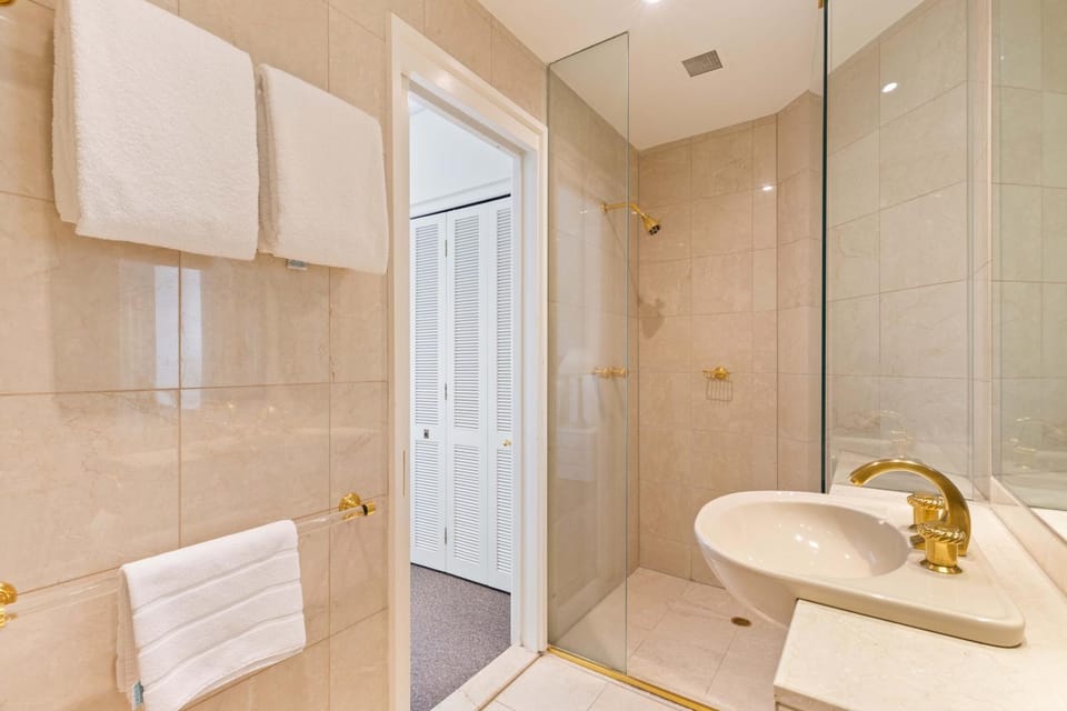 Mirage Resort Villa 434 with access to Sheraton Facilities Villa in Port Douglas