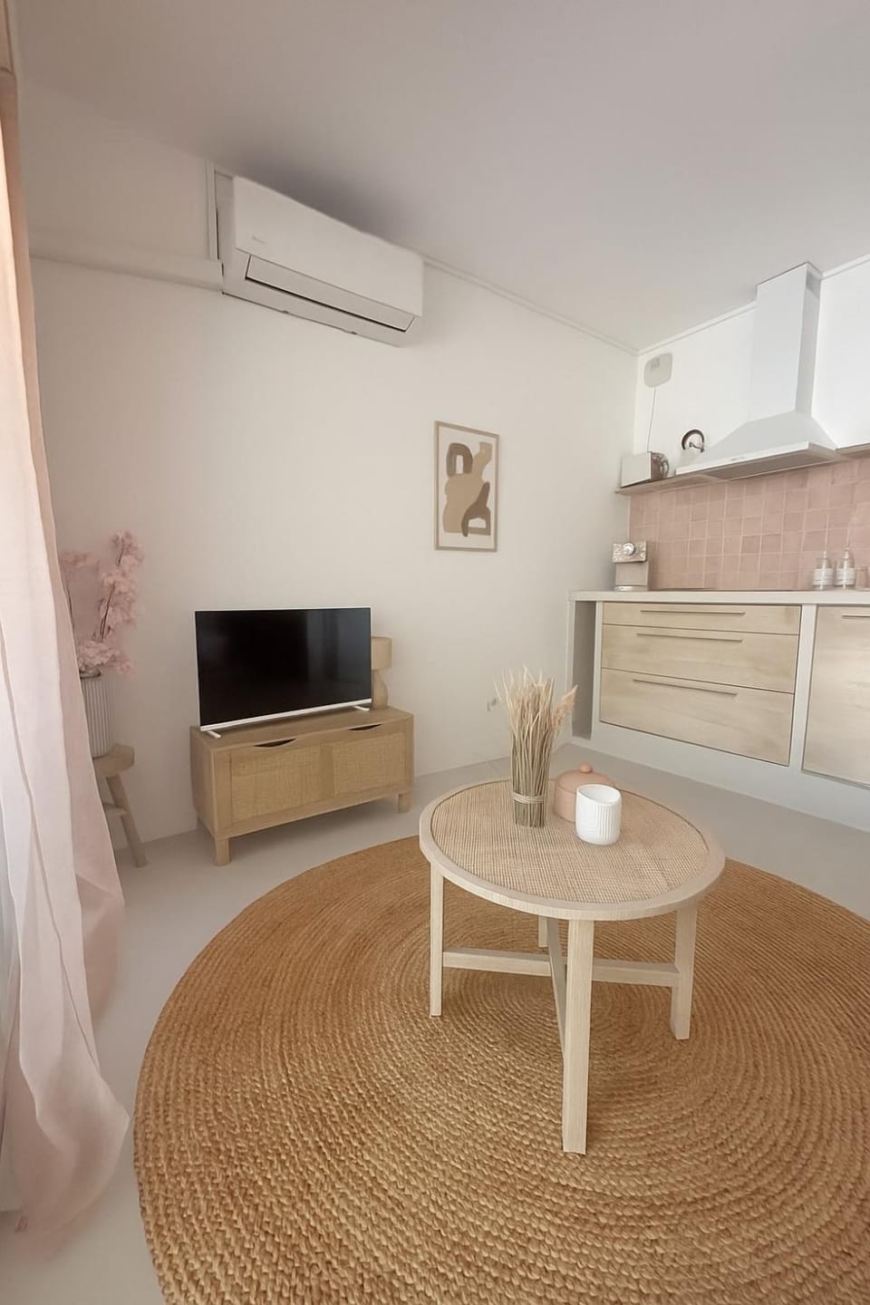 Kitchen or kitchenette, Living room