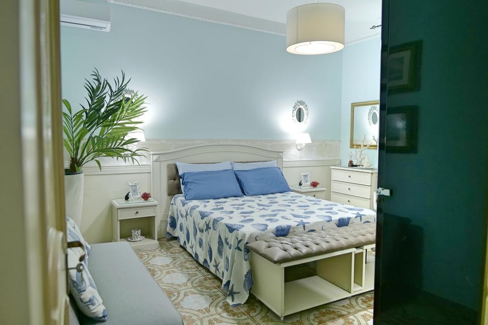 Bedroom, air conditioner