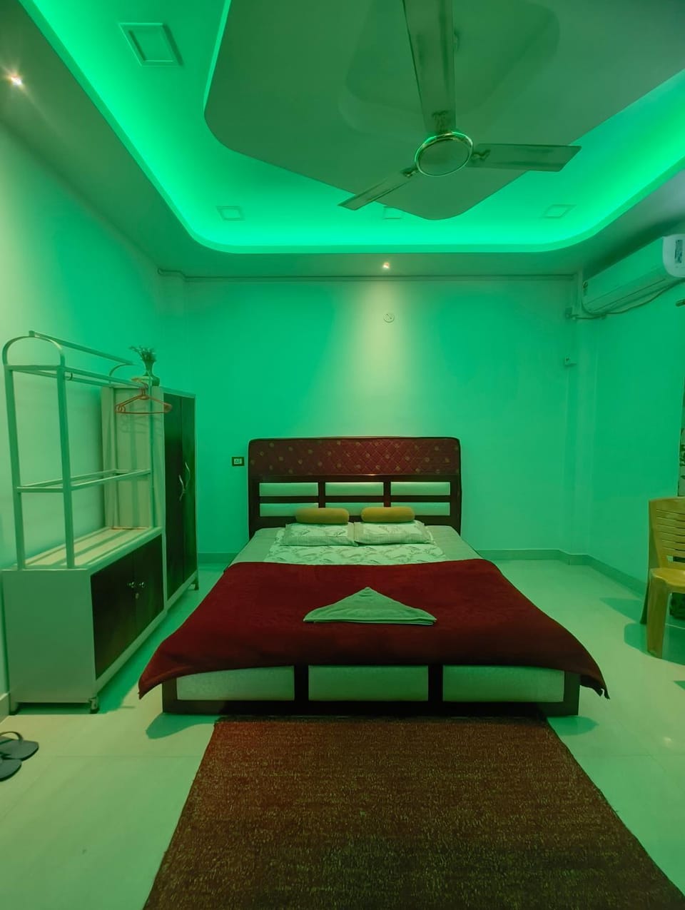 Bed, Photo of the whole room