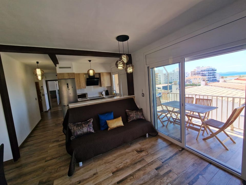 APARTAMENTO CAP LLEVANT 25 Apartment in Roses