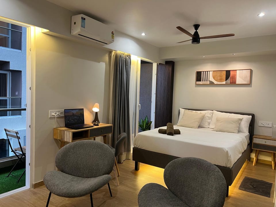 Neon - Royal Nest Aerotel with Pvt Balcony -1 km from Airport Hotel in Pune