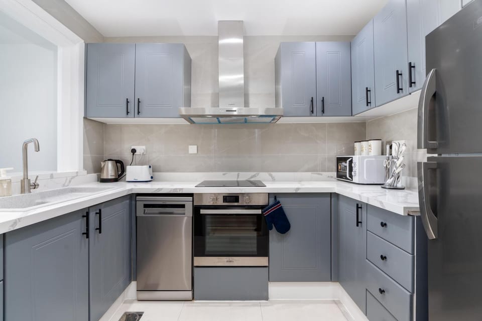 White Sage Newly Renovated 1BR Business Bay Hamilton Residency Apartment in Dubai