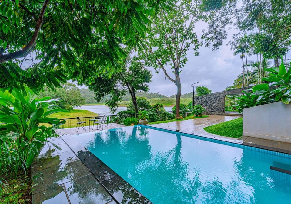Day, Natural landscape, Swimming pool