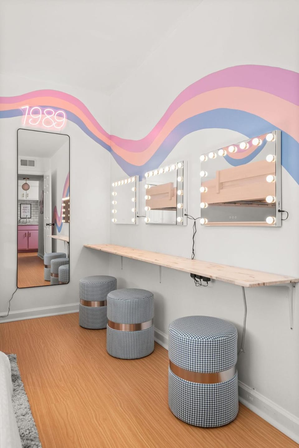 Other, Decorative detail, Seating area, Bedroom