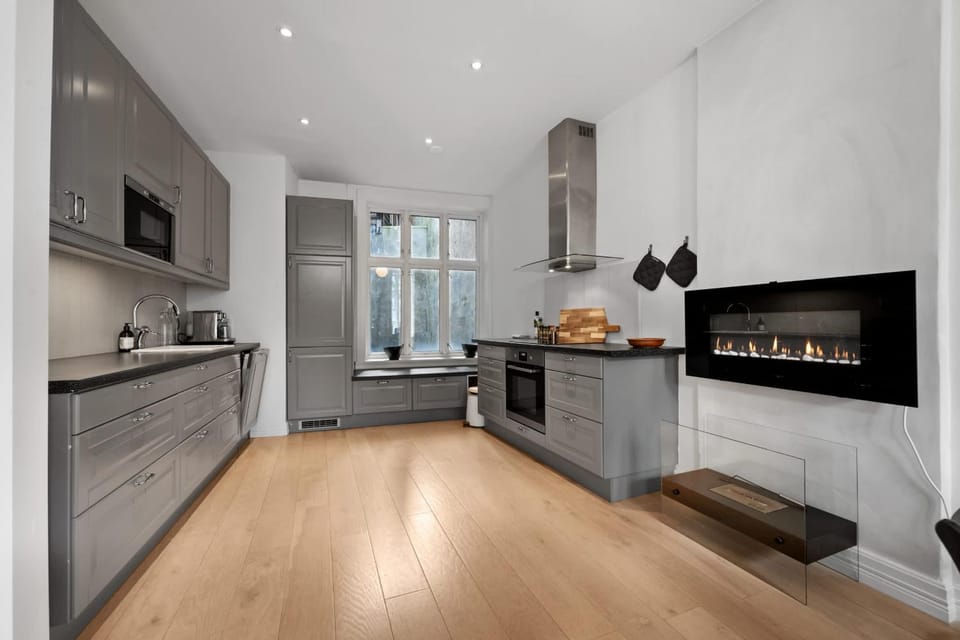 Coffee/tea facilities, Kitchen or kitchenette, dishwasher, oven, stove, toaster