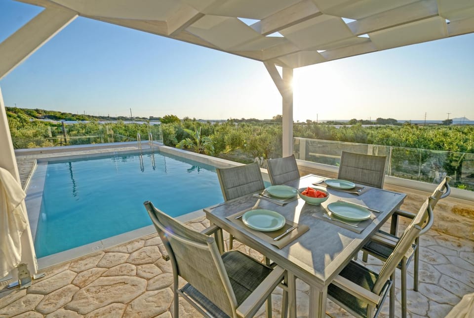 Patio, Day, Natural landscape, View (from property/room), Balcony/Terrace, Dining area, Pool view, Swimming pool, sunbed