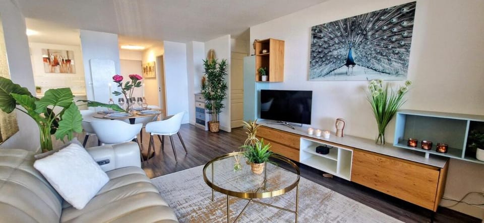 LE DOMAINE DU GOLFE, Vue Exceptionnelle, Standing, 2 parkings, Climatisation, Piscine, Tennis Apartment in Occitanie