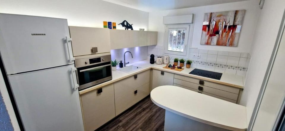 LE DOMAINE DU GOLFE, Vue Exceptionnelle, Standing, 2 parkings, Climatisation, Piscine, Tennis Apartment in Occitanie