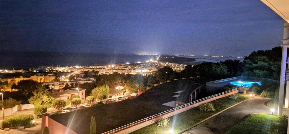 LE DOMAINE DU GOLFE, Vue Exceptionnelle, Standing, 2 parkings, Climatisation, Piscine, Tennis Apartment in Occitanie