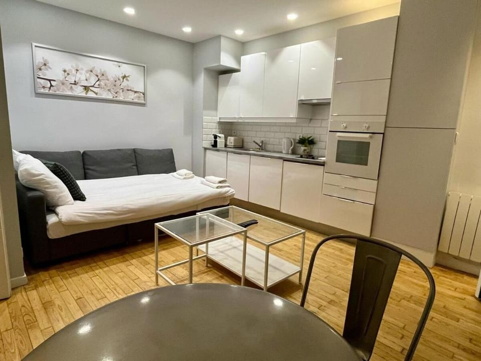 Paris Sentier Montorgueil Mobility Lease Apartment in Paris