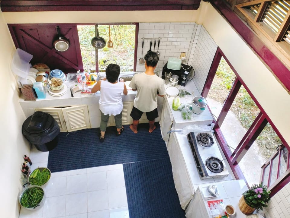 People, Coffee/tea facilities, Kitchen or kitchenette, Kitchen or kitchenette, Food and drinks, Food, group of guests, minibar, stove, toaster