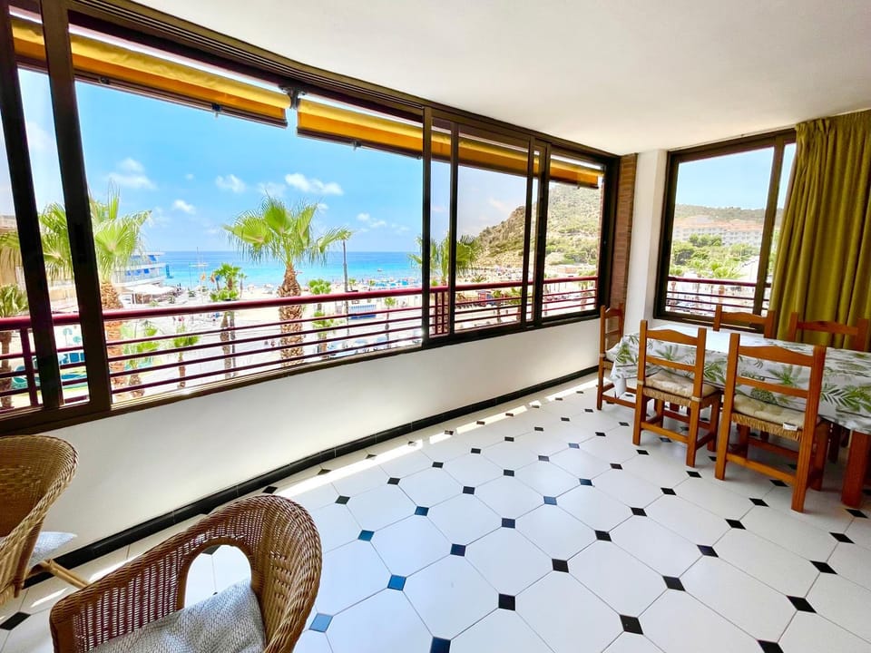 Patio, View (from property/room), Balcony/Terrace, Living room, Sea view